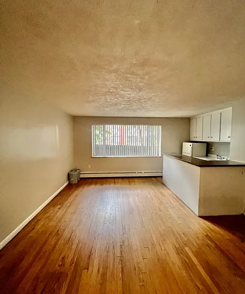 Corona Manor Apartments — Photo 7
