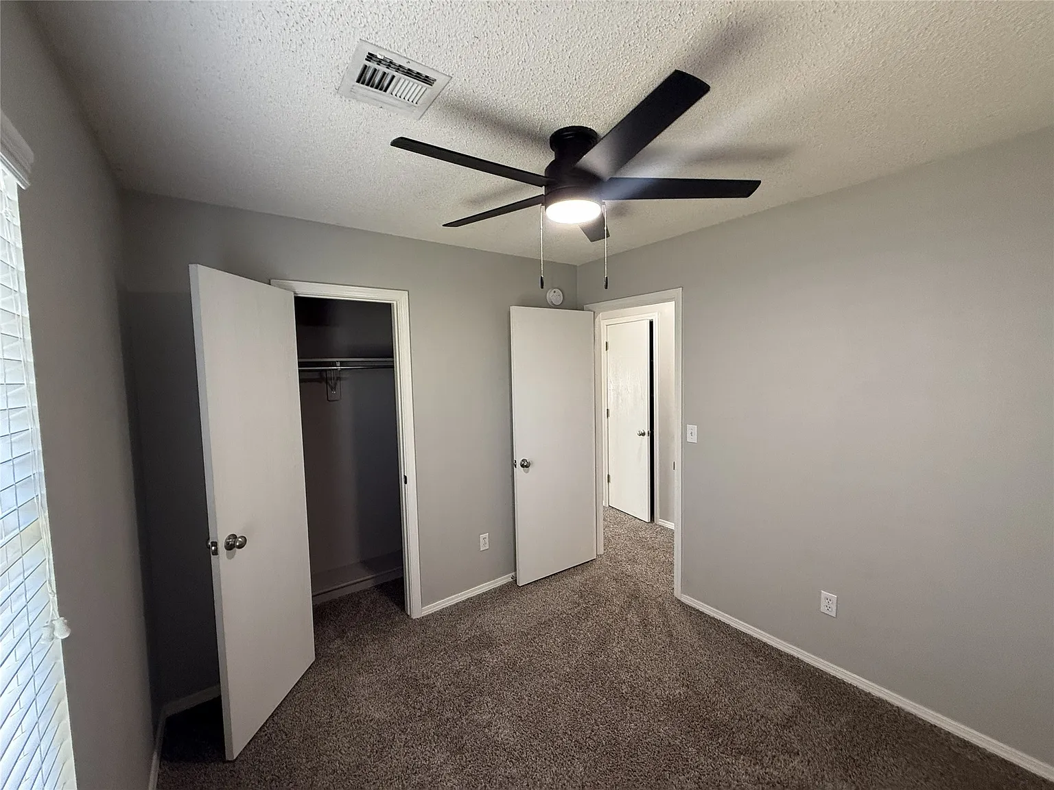 3 bed, 2.0 bath, 1097 sqft, $1,625 — Photo 2