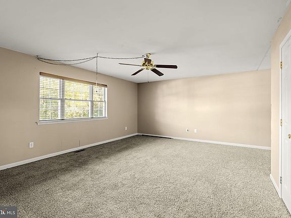 3rd image of 10 Brassie Cir