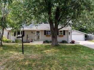 1266 Stead Dr, Menasha, WI 54952