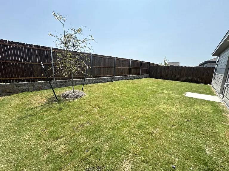 2213 Neyland Dr — Photo 12