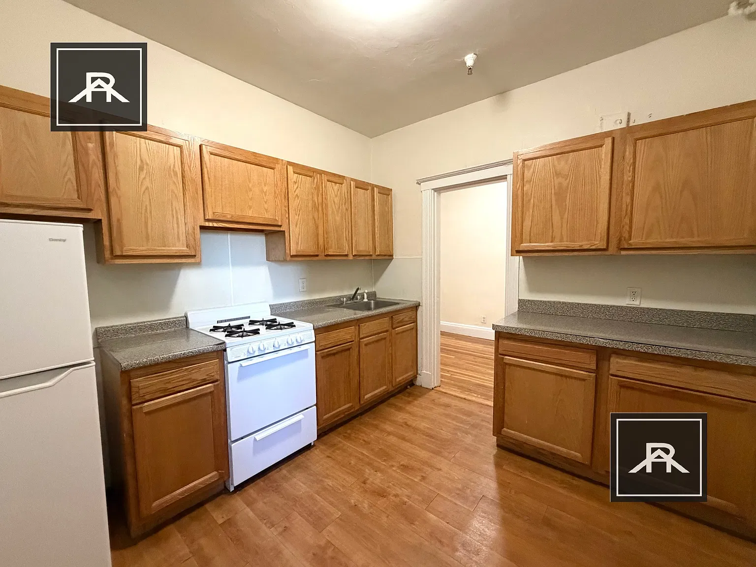 2 bed, 1.0 bath, 925 sqft, $2,525 — Photo 1