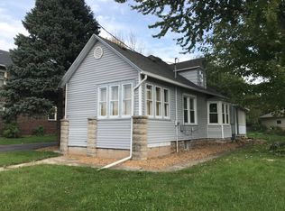425 Ahnaip St, Menasha, WI 54952