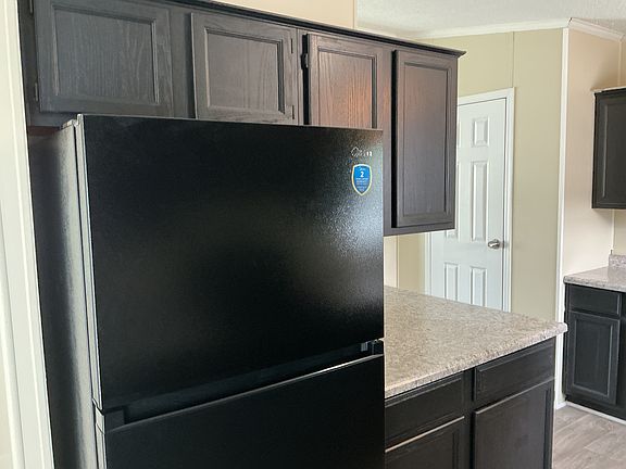 3rd image of 23350 Arlington Dr #254