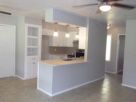 4th image of 4226 Western Dr