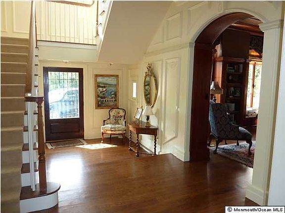 2nd image of 15 Auldwood Ln