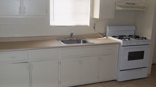2nd image of 1144 W 2nd St #B