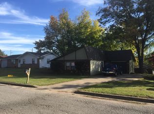 1103 W 1st St, Tahlequah, OK 74464