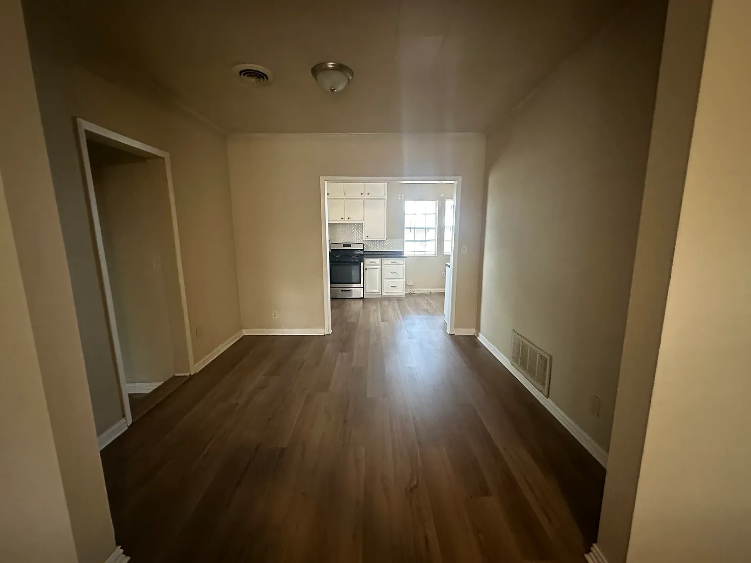 3 bed, 1436 sqft, $1,700 — Photo 3