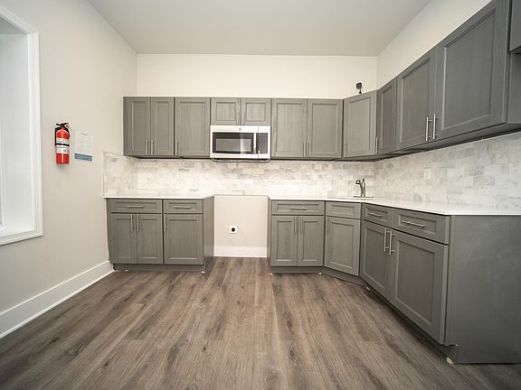 Kitchen includes stove and Fridge