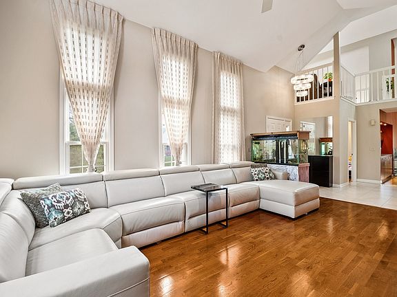 5th image of 87 Willow Pkwy #70-1