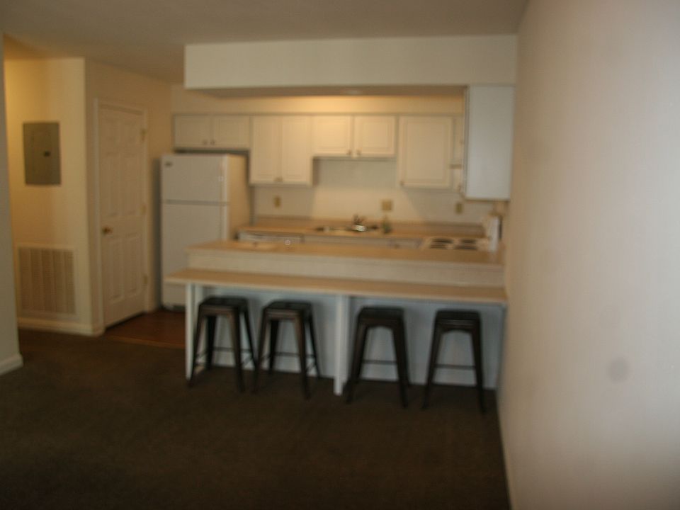 1st image of 324 W Lutz Ave APT 8