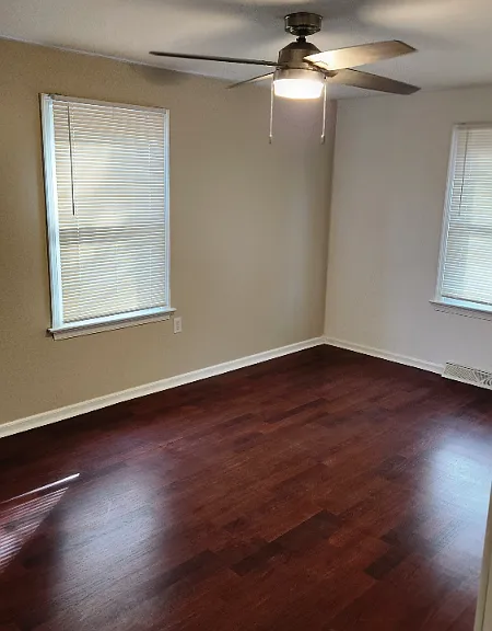 409 Park Ave — Photo 15