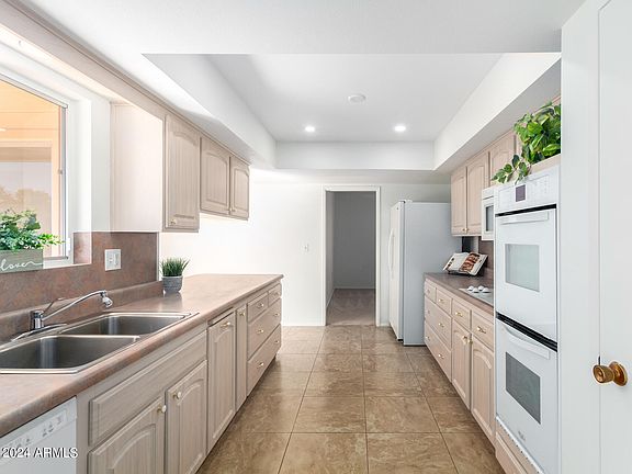 3rd image of 10332 W DESERT FOREST Circle