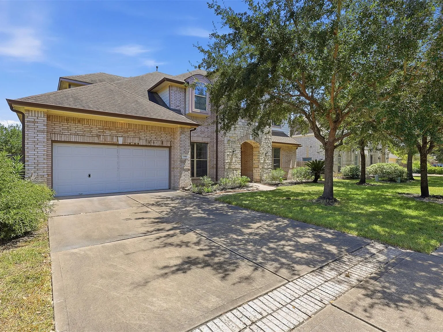 5 bed, 4.5 bath, 4220 sqft, $5,500 — Photo 1
