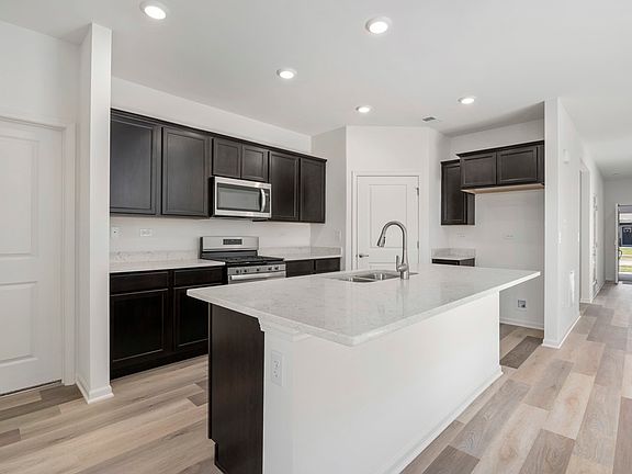 4th image of 241 Durham St