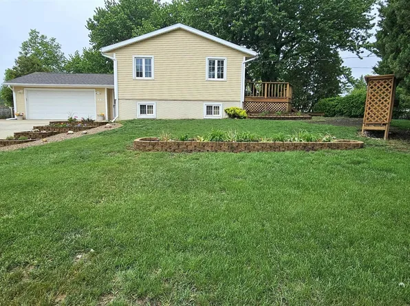 562 Jones Rd, Evansdale, IA 50707