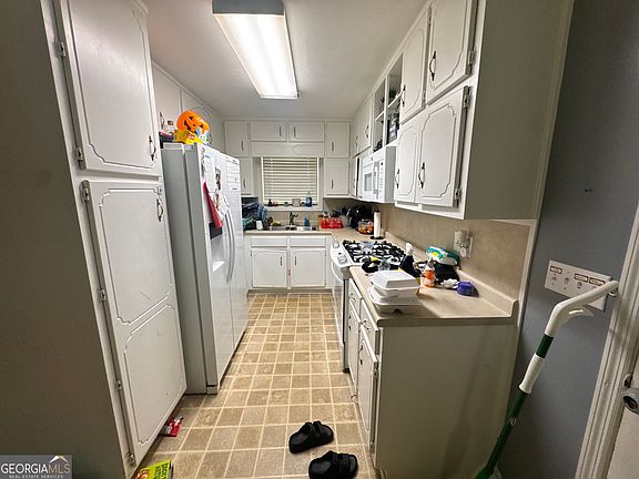 5th image of 159 Longview Rd