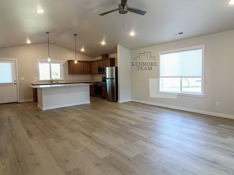 16820 S Stevens Dr — Photo 2