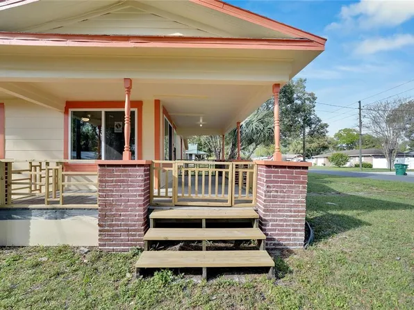 5431 18th St, Zephyrhills, FL 33542