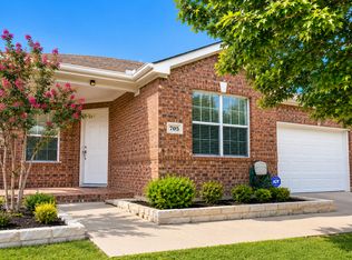 705 Lone Pine Dr, Little Elm, TX 75068