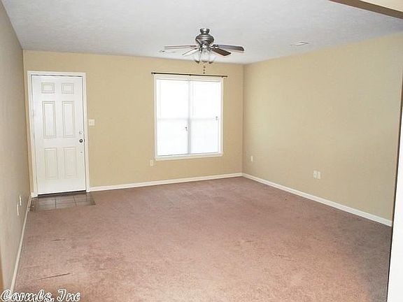 4th image of 13 Garden Dr