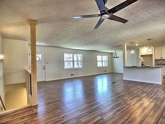 5th image of 4200 Fawn Ln SE
