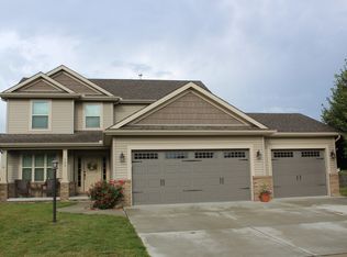 703 Heather Dr, Mahomet, IL