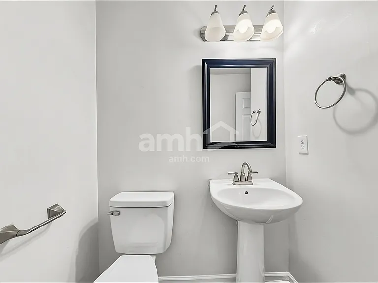 2116 Maple Tree Ct — Photo 9