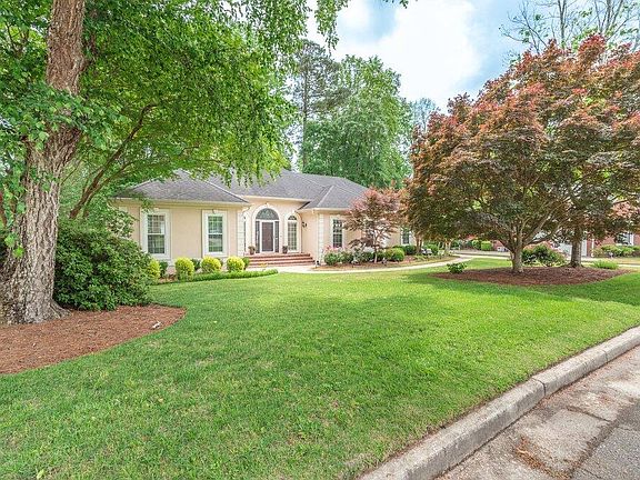 3rd image of 251 W Kestwick Drive