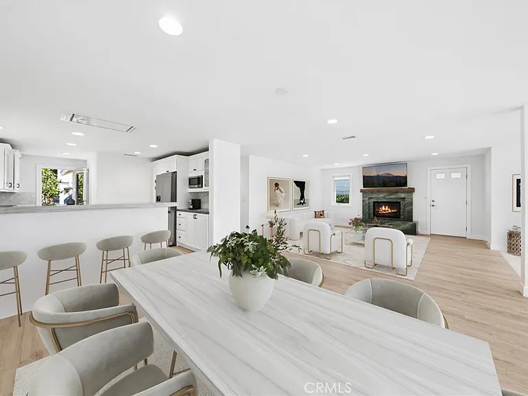 112 S Bay Front — Photo 15