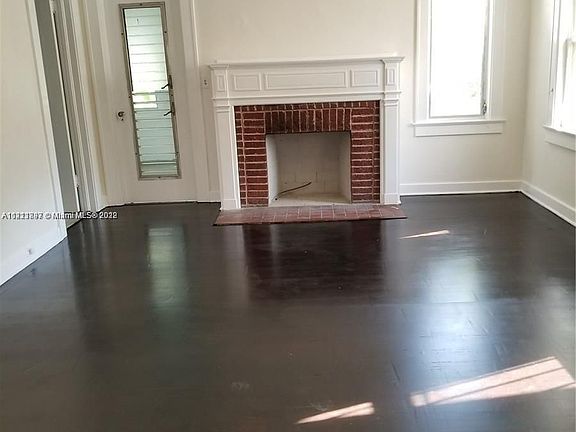 2nd image of 405 SW 11th Ave Floor 2