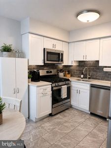 6414 Hilltop Dr #68, Brookhaven, PA, 19015