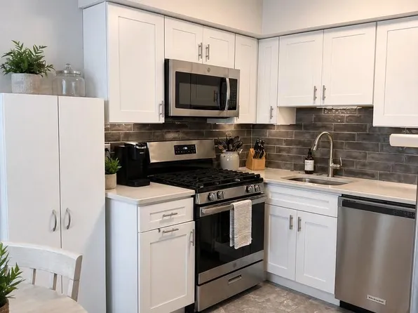 6414 Hilltop Dr #68, Brookhaven, PA 19015