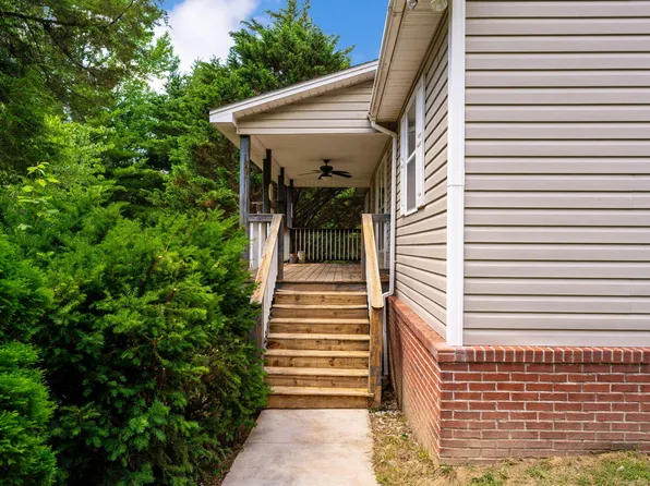 213 S Moore Rd, Rising Fawn, GA 30738