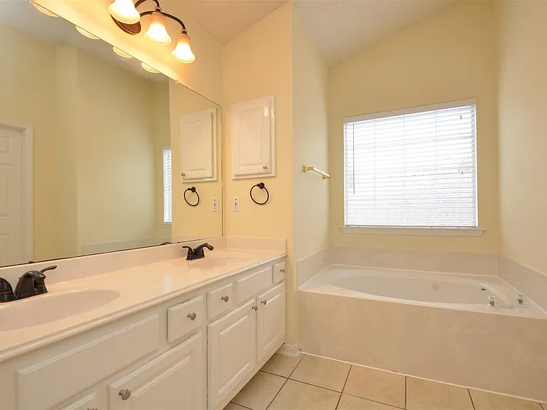 1218 Irish Mist Ct — Photo 38