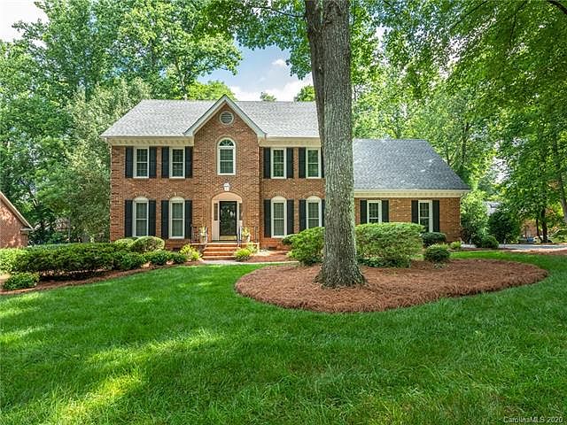 1st image of 301 Benton Woods Dr