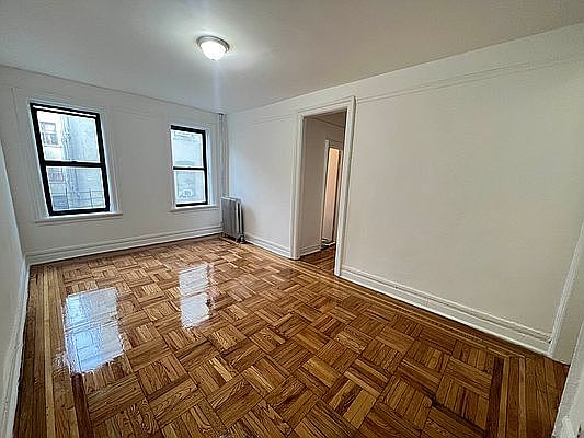 3rd image of 2419 Davidson Ave #C5