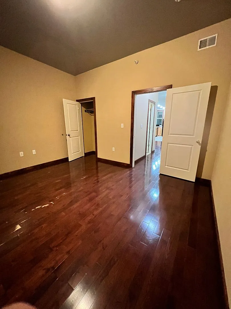 3223 Wallace st — Photo 3