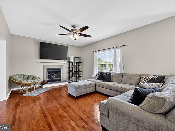 2nd image of 112 Olivine Cir