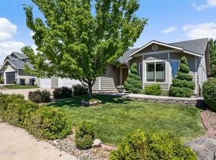 507 Mount Adams St, Moxee, WA 98936