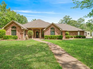 212 Wooded Hills Dr, Powderly, TX 75473