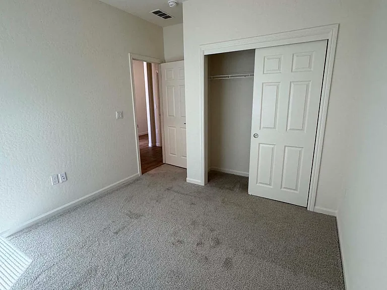 2183 N Renn Ave — Photo 26