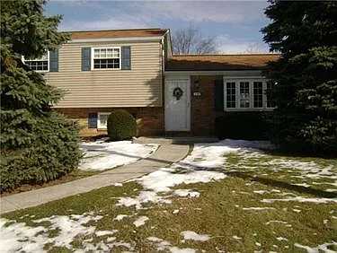 196 Alcan Dr photo 1