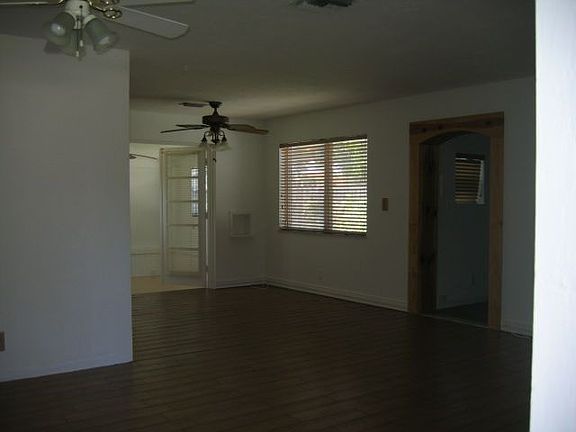 4th image of 2624 NE 8th Ct