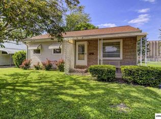 214 Welch Dr, Lincoln, IL 62656