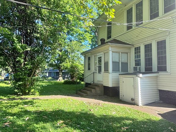 4th image of 310 E 3rd St