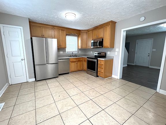 3rd image of 65 Dumot Ct