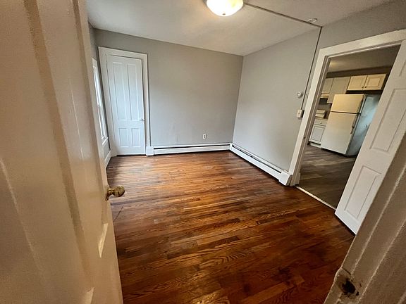 5th image of 204-206 E Main St #204-2