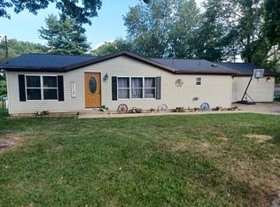 85 Barr St, Hillsdale, MI 49242